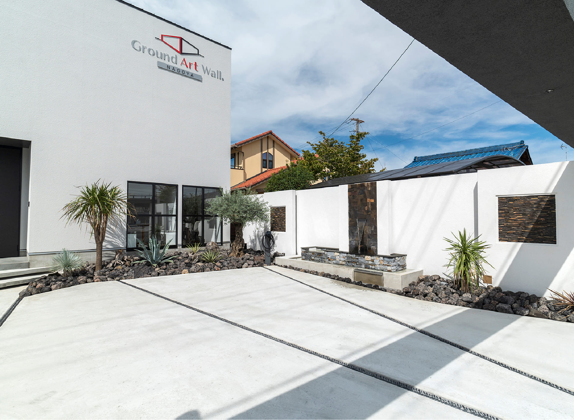SHOW ROOM