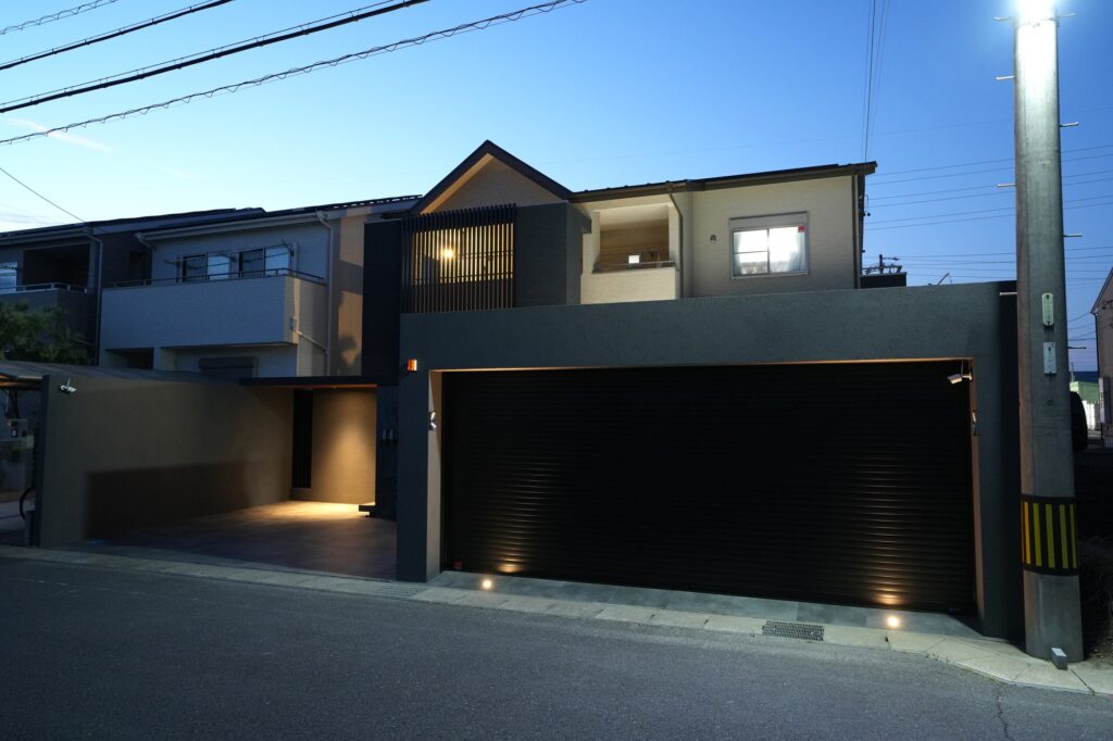 グランドアートウォールシャッターガレージとフルクローズ外構 イメージ31