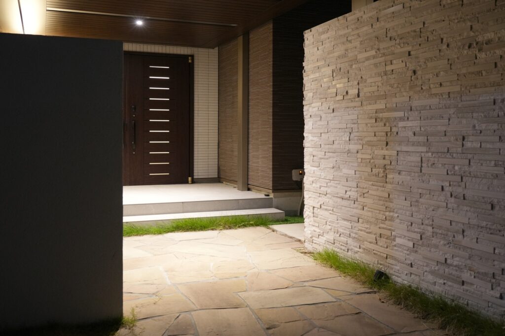 グランドアートウォールのシャッターガレージと塀でリガーデン イメージ24