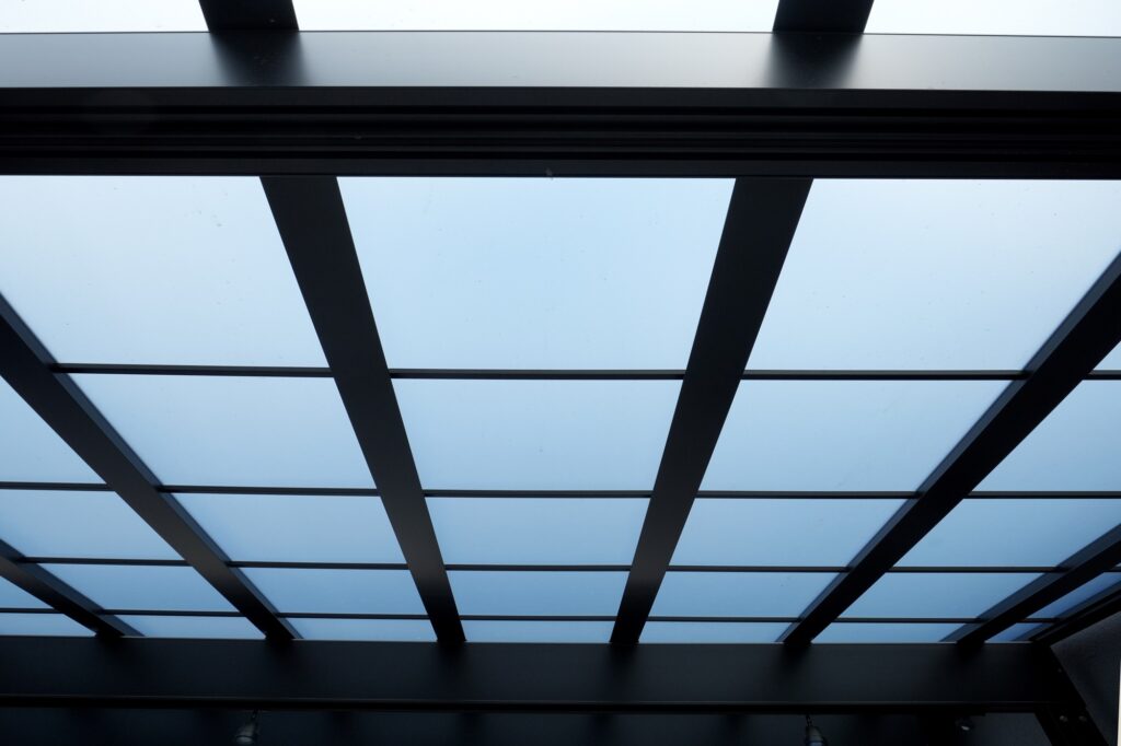 グランドアートウォールのシャッターガレージとフルクローズ外構 イメージ18