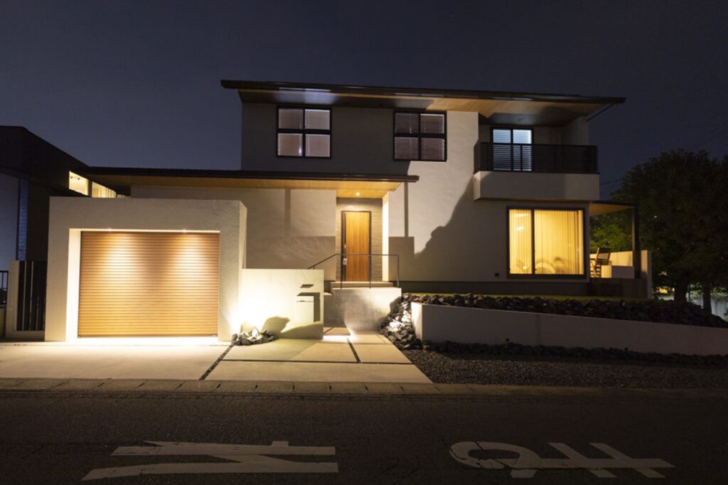 グランドアートウォールのシャッターゲートとテラスの外構 イメージ24