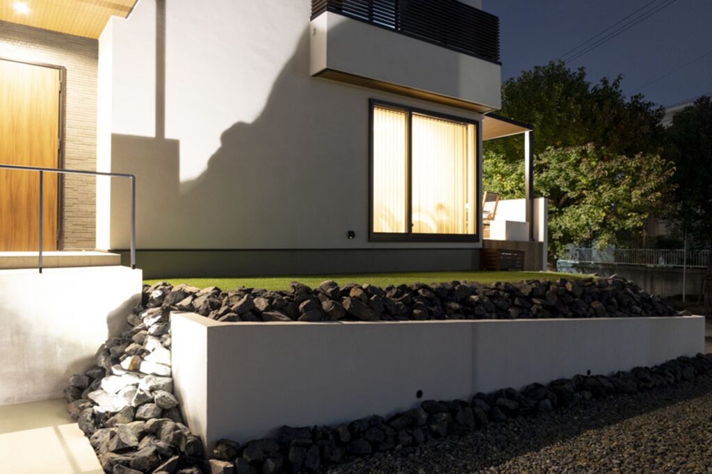 グランドアートウォールのシャッターゲートとテラスの外構 イメージ28