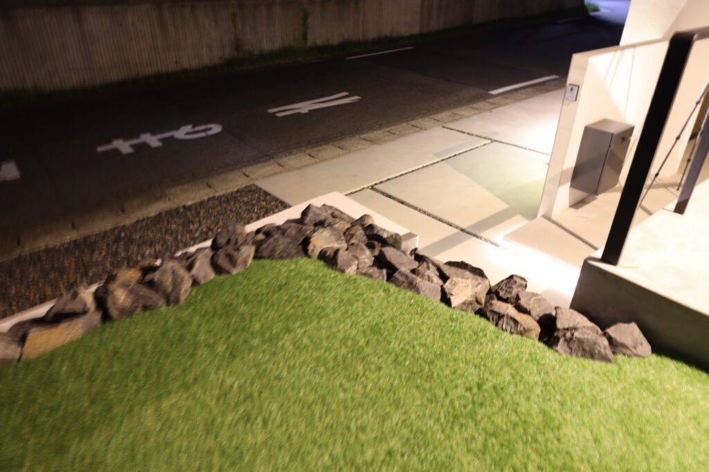 グランドアートウォールのシャッターゲートとテラスの外構 イメージ31