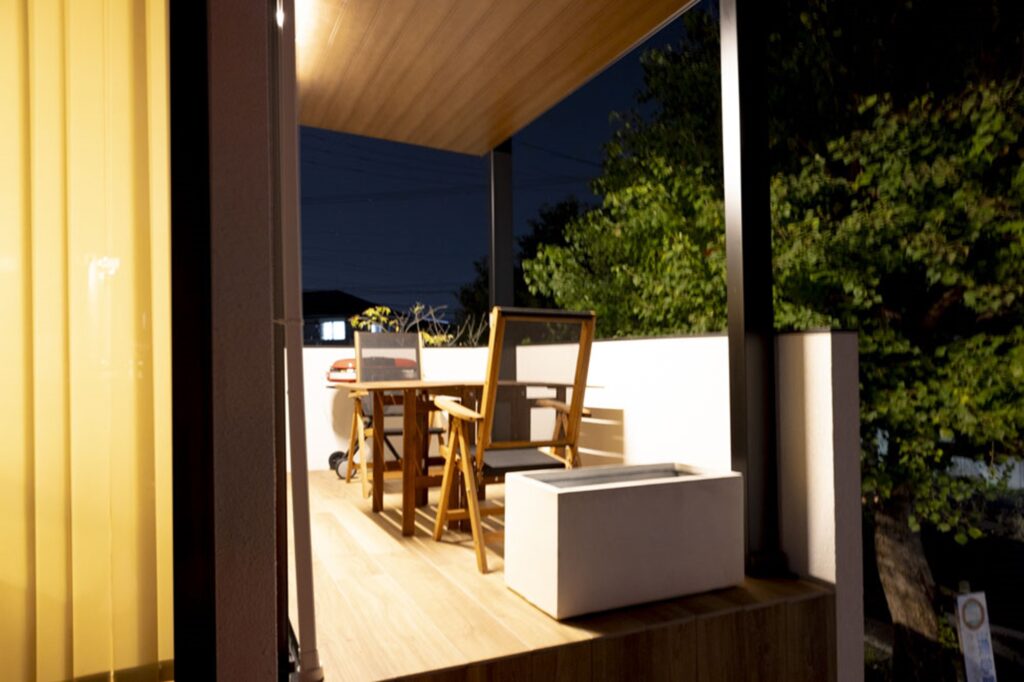 グランドアートウォールのシャッターゲートとテラスの外構 イメージ33