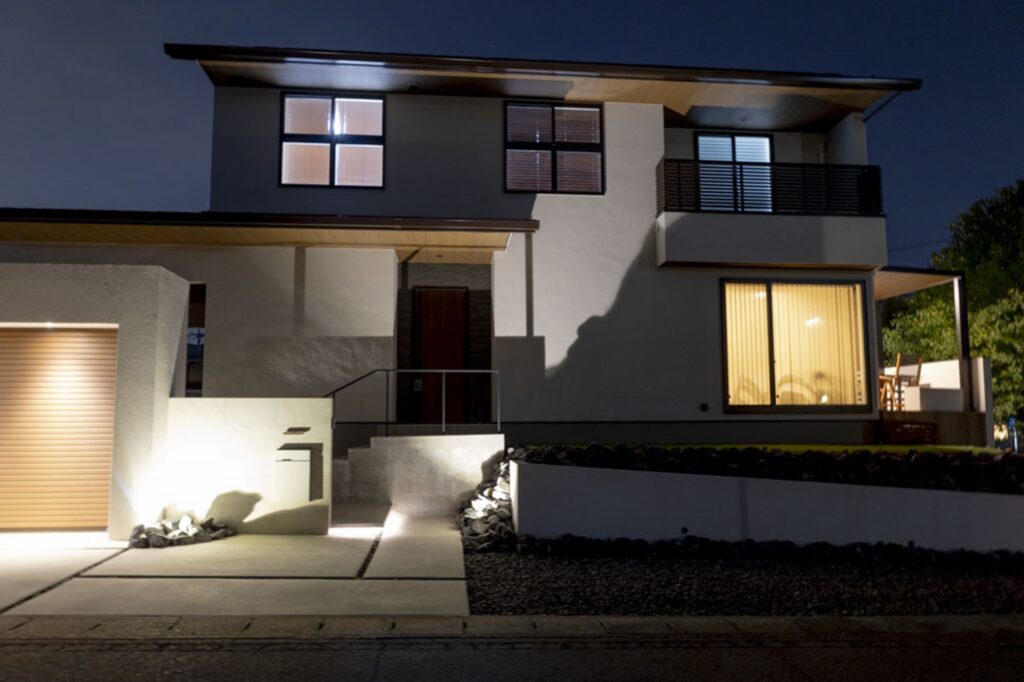 グランドアートウォールのシャッターゲートとテラスの外構 イメージ35