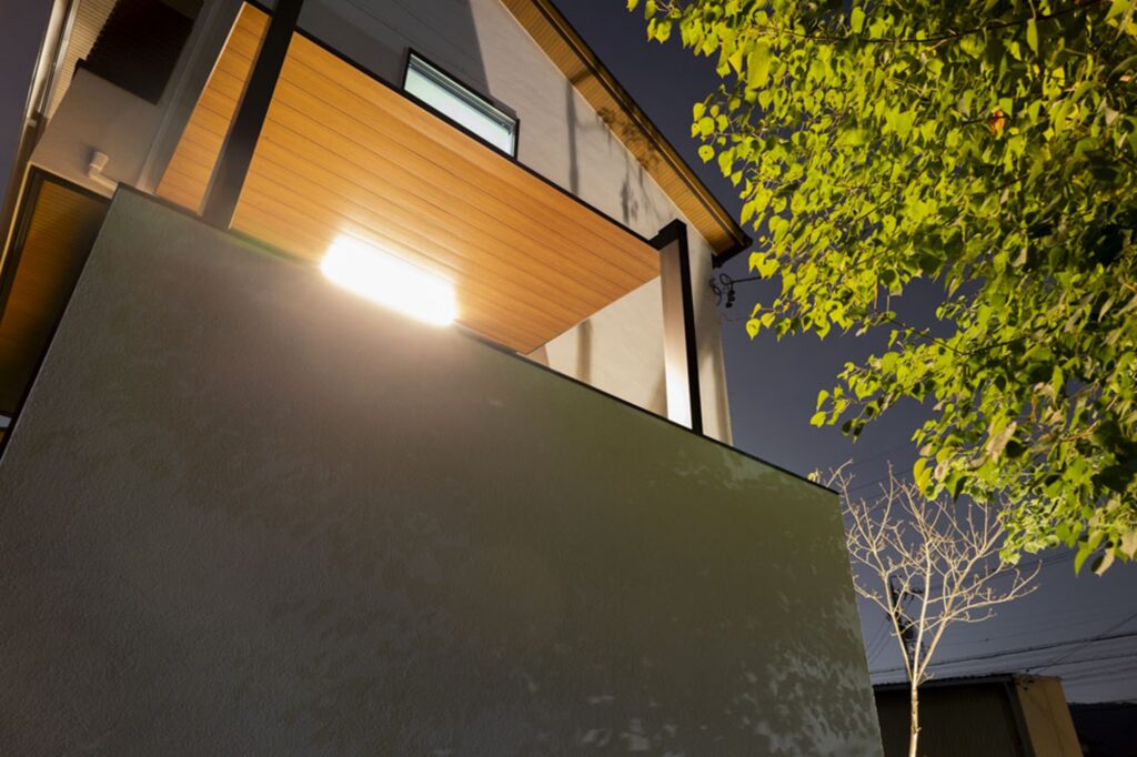 グランドアートウォールのシャッターゲートとテラスの外構 イメージ36