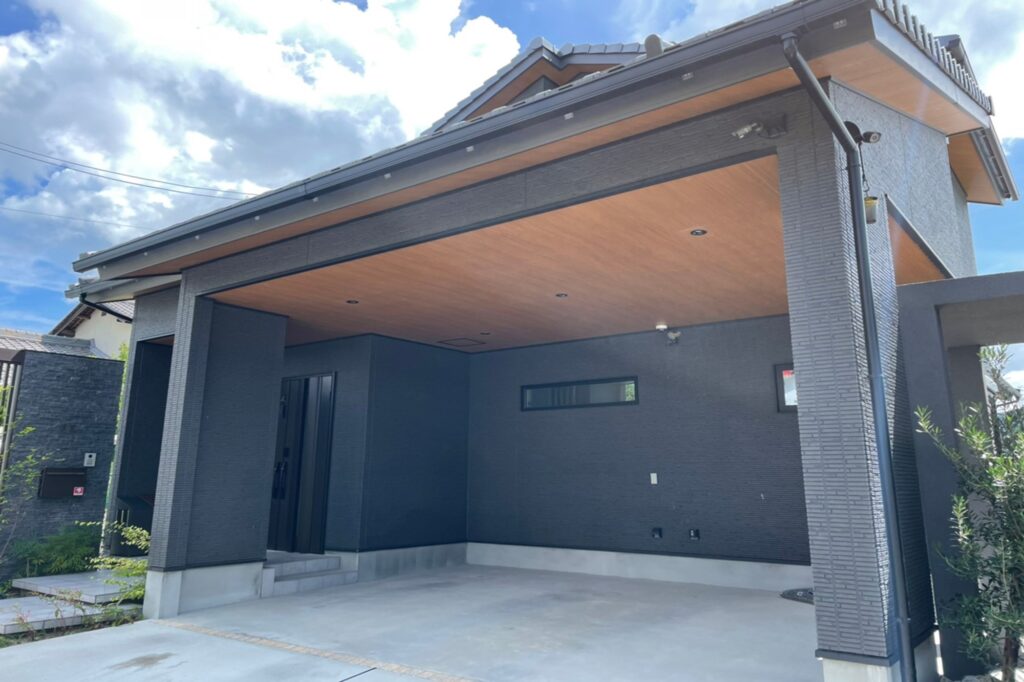 グランドアートウォールの塀とガレージでフルクローズ外構 イメージ3