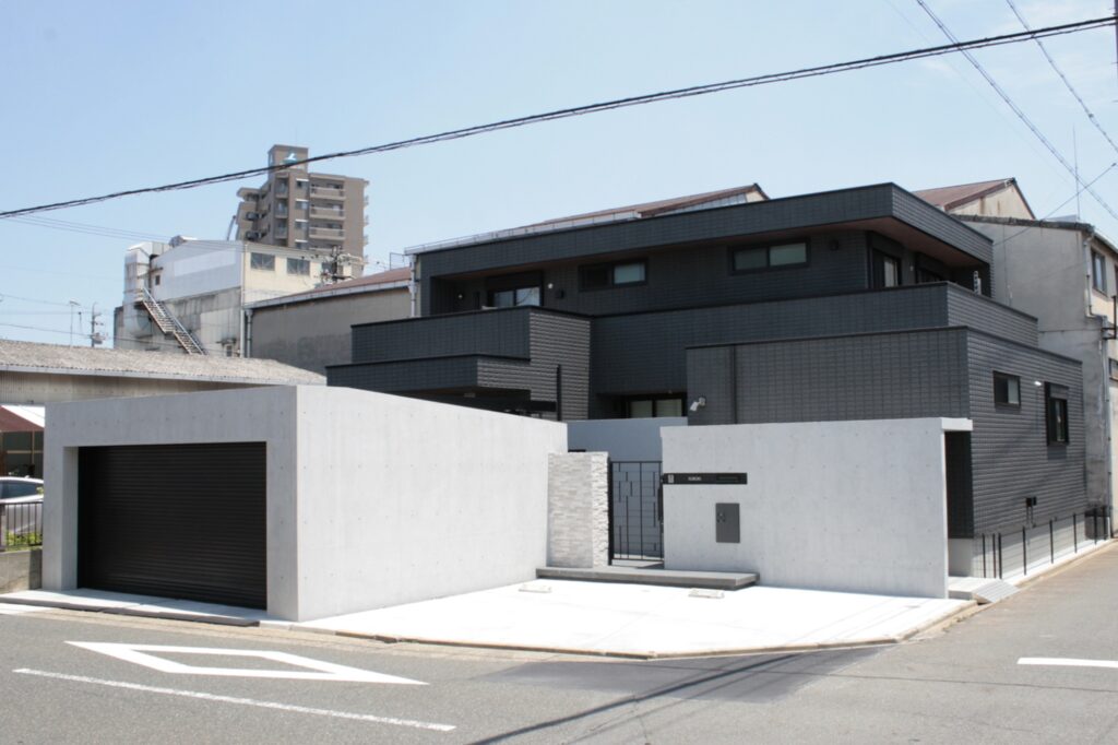 RC擁壁打ちっぱなし仕上げ グランドアートウォール シャッターガレージ イメージ6