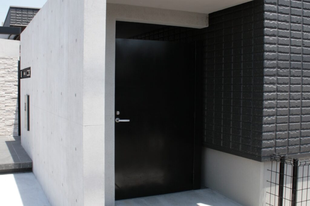 RC擁壁打ちっぱなし仕上げ グランドアートウォール シャッターガレージ イメージ9