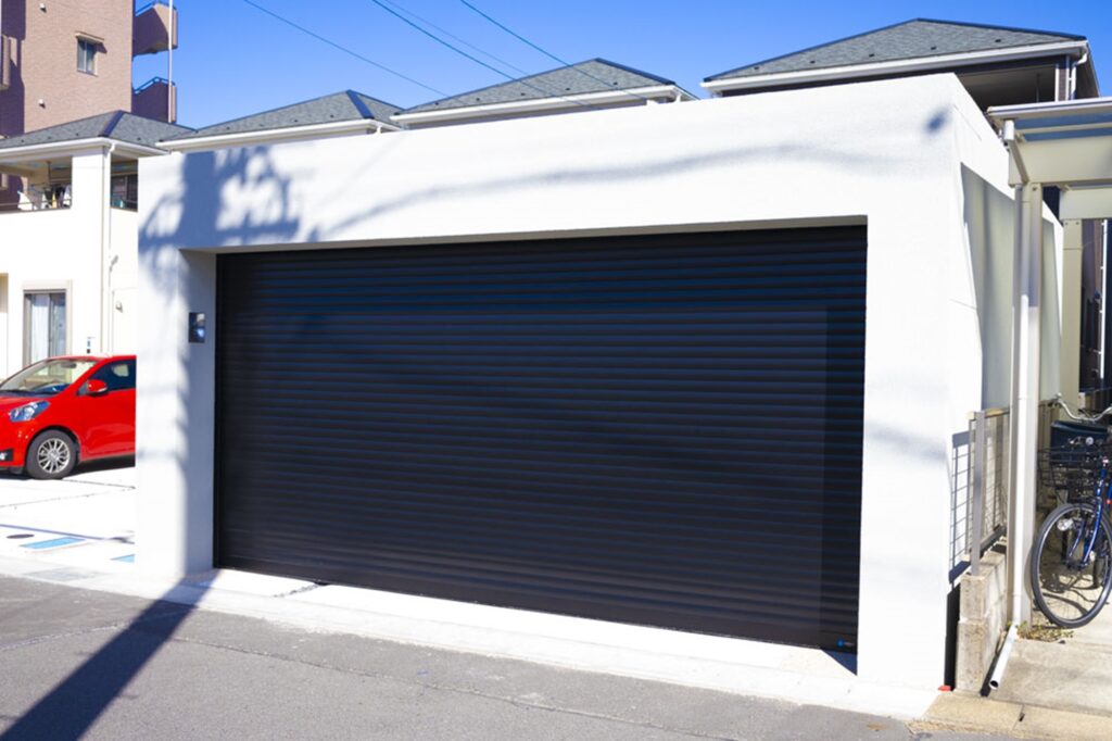 グランドアートウォールでフルクローズのシャッターガレージ イメージ3