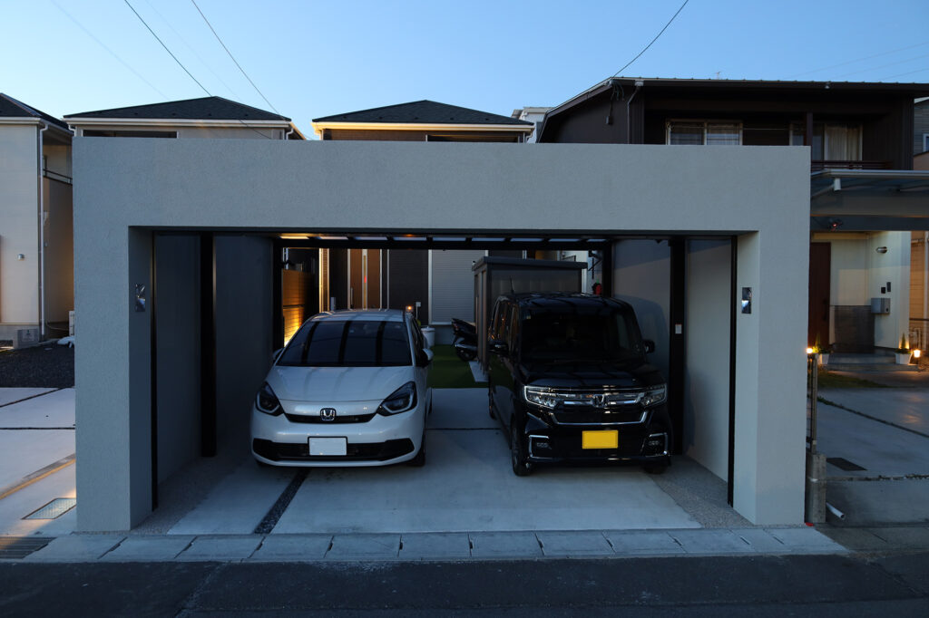 グランドアートウォールでフルクローズのシャッターガレージ イメージ23