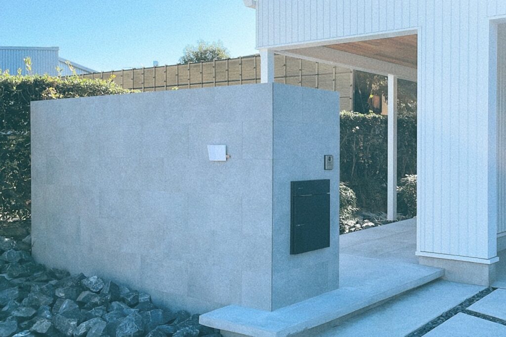 グランドアートウォールの門袖と外構 イメージ3