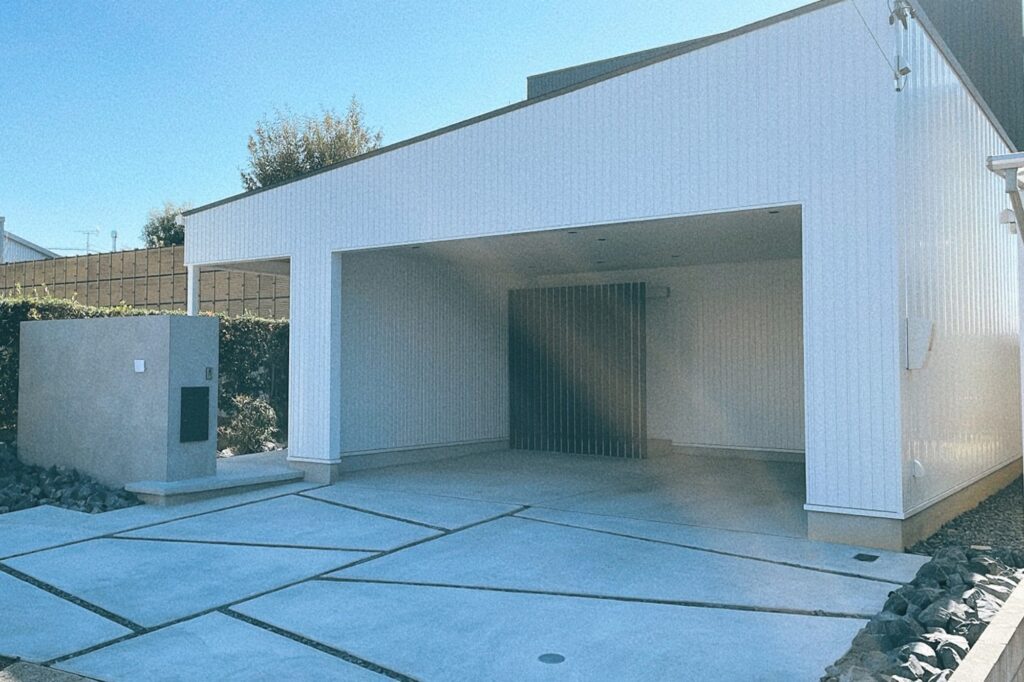 グランドアートウォールの門袖と外構 イメージ1