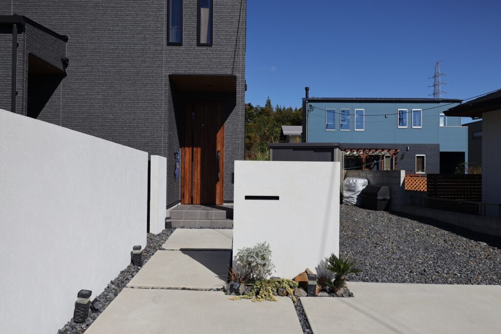 グランドアートウォールの塀と門塀でフルクローズ外構 イメージ1