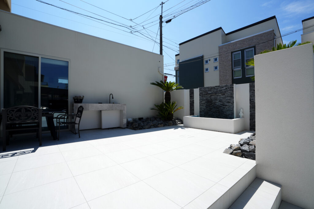 新築外構工事でおしゃれな空間を実現 リゾート感溢れるデザインと機能性を両立 イメージ12