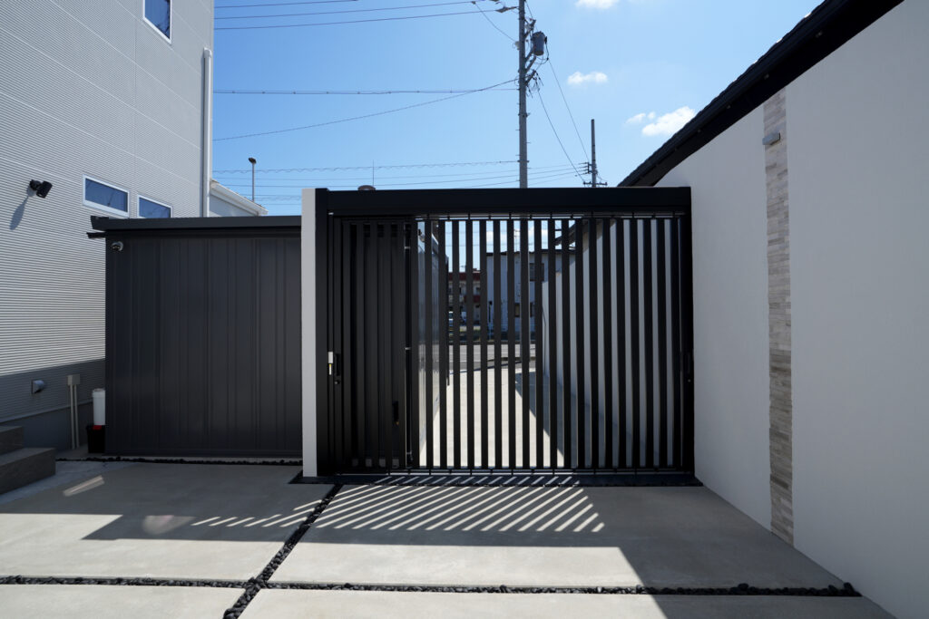 外構リフォームで美しい夜の演出を。グランドアートウォール加工と照明デザイン イメージ12