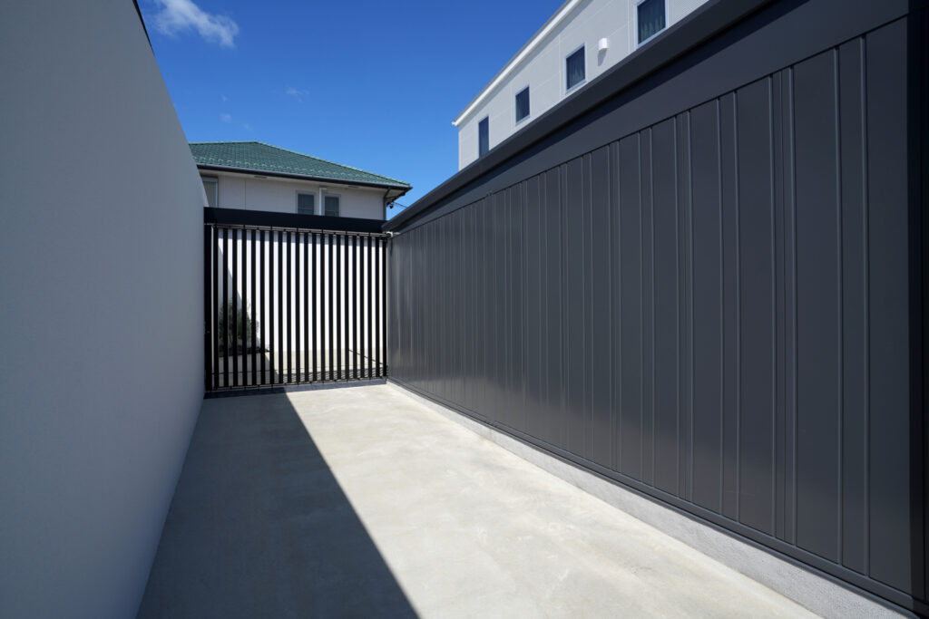 外構リフォームで美しい夜の演出を。グランドアートウォール加工と照明デザイン イメージ18