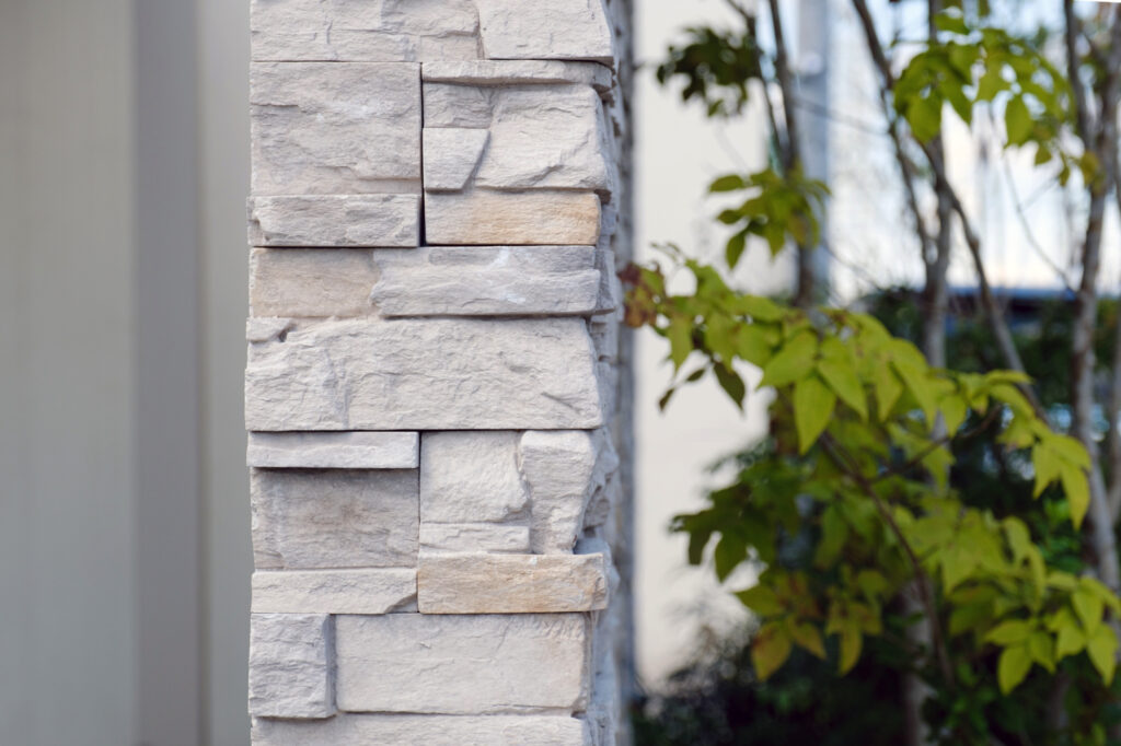 建物外壁と調和した新築外構 グランドアートウォールで魅せるデザイン イメージ22