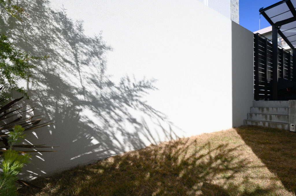 プライバシーを守りつつ景観アップ！グランドアートウォール外構 イメージ2