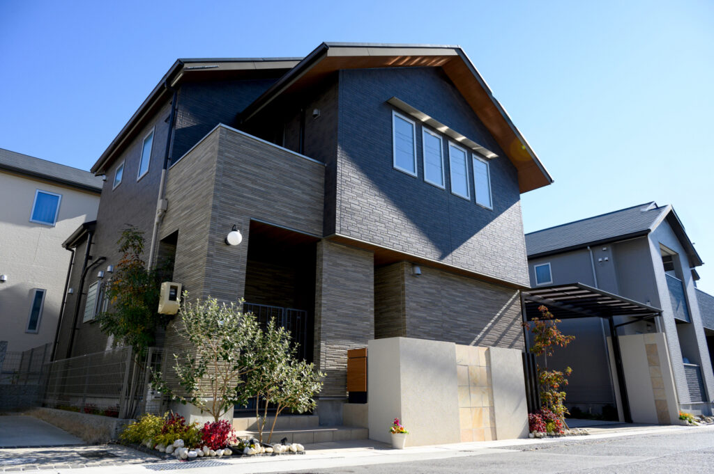 オシャレで機能的！一体感のあるグランドアートウォール外構 イメージ7