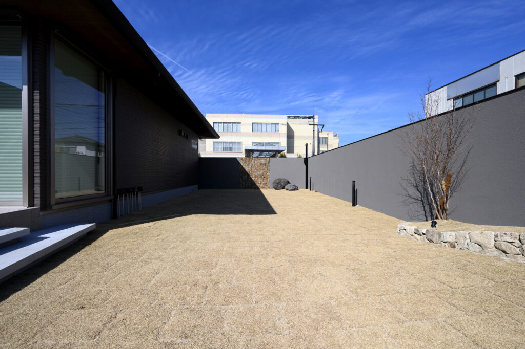 色褪せない外構デザイン フルクローズ外構 イメージ30