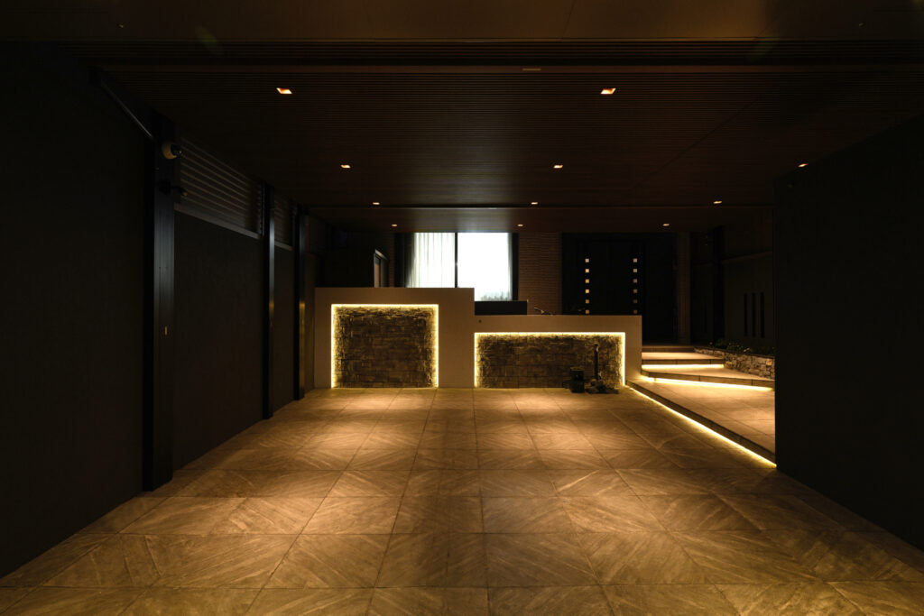 駐車スペースを広く確保したモダン リフォーム外構 イメージ31