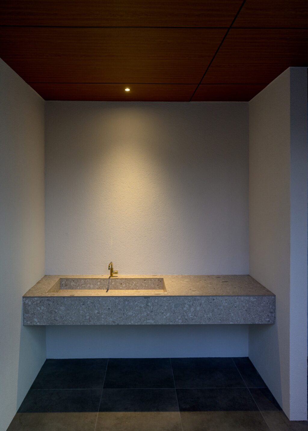 グランドアートウォール×鋼の融合が描く 造形美と存在感が際立つ事務所外構 イメージ35