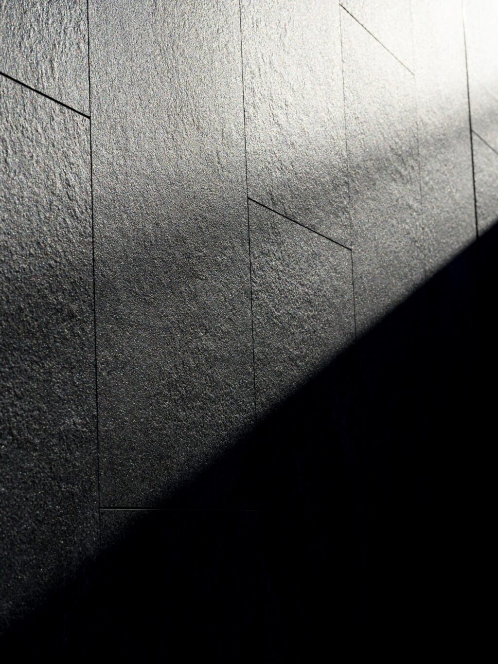 グランドアートウォール×鋼の融合が描く 造形美と存在感が際立つ事務所外構 イメージ18