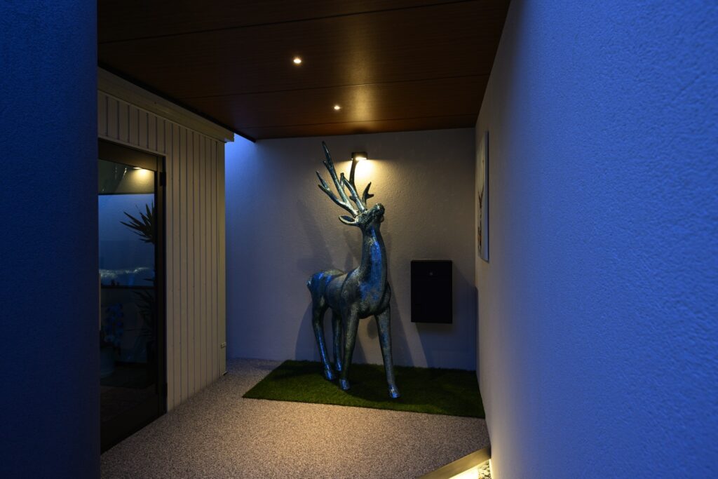 グランドアートウォール×鋼の融合が描く 造形美と存在感が際立つ事務所外構 イメージ27