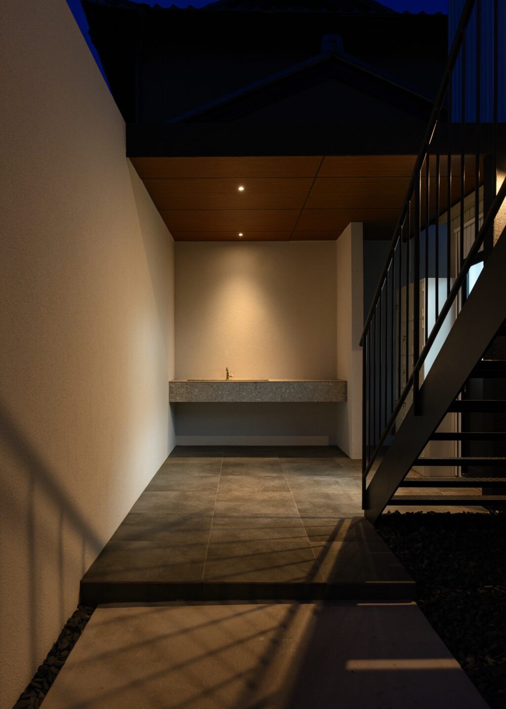 グランドアートウォール×鋼の融合が描く 造形美と存在感が際立つ事務所外構 イメージ34