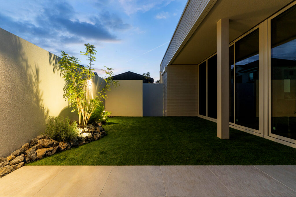 外構で叶える「和モダン×プライベート空間」景色と導線が調和した外構デザイン イメージ37