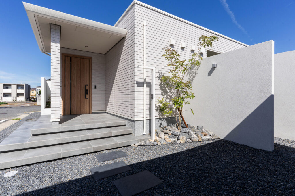 外構で叶える「和モダン×プライベート空間」景色と導線が調和した外構デザイン イメージ8