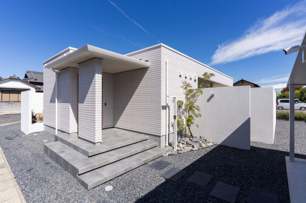外構で叶える「和モダン×プライベート空間」景色と導線が調和した外構デザイン イメージ4