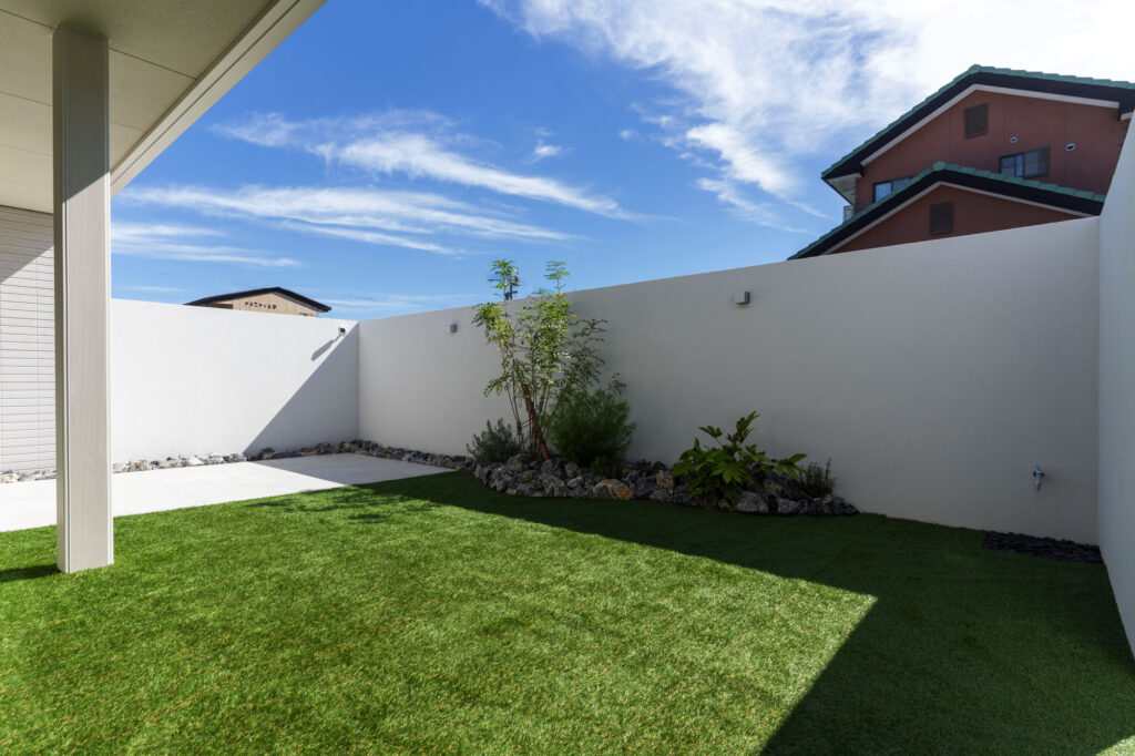 外構で叶える「和モダン×プライベート空間」景色と導線が調和した外構デザイン イメージ16