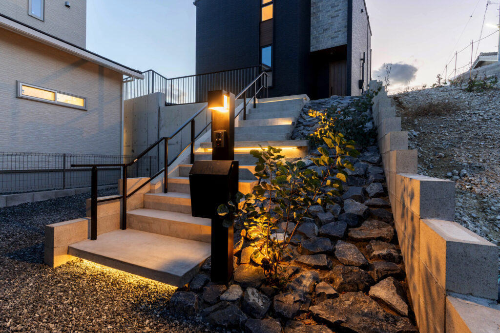 駐車場から玄関までを「見せ場」に変えた愛知県常滑市の新築外構デザイン イメージ24