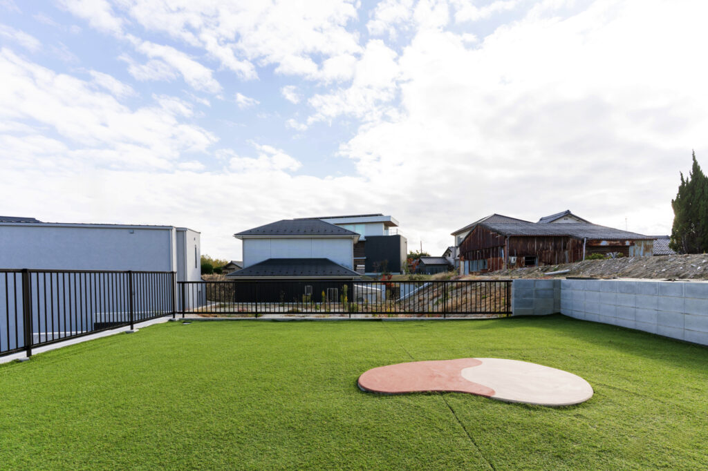 駐車場から玄関までを「見せ場」に変えた愛知県常滑市の新築外構デザイン イメージ18