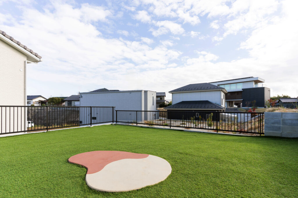 駐車場から玄関までを「見せ場」に変えた愛知県常滑市の新築外構デザイン イメージ19