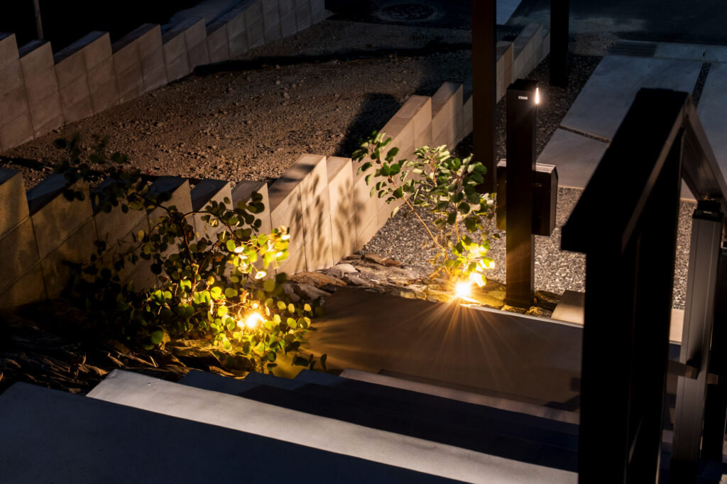 駐車場から玄関までを「見せ場」に変えた愛知県常滑市の新築外構デザイン イメージ28