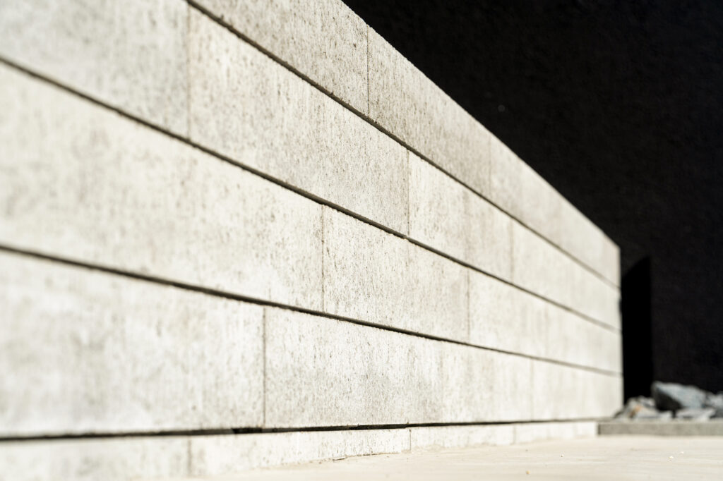 建物と調和するシンプルモダンな愛知県あま市 新築外構 イメージ18