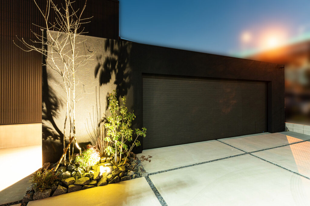 建物と調和するシンプルモダンな愛知県あま市 新築外構 イメージ22