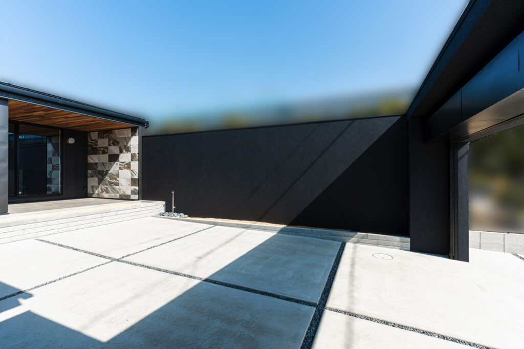 建物と調和するシンプルモダンな愛知県あま市 新築外構 イメージ10